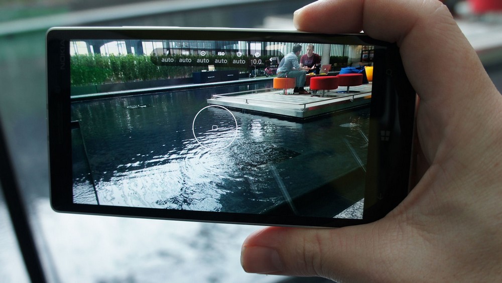 Lumia 930. Źródło: allaboutwindowsphone.com