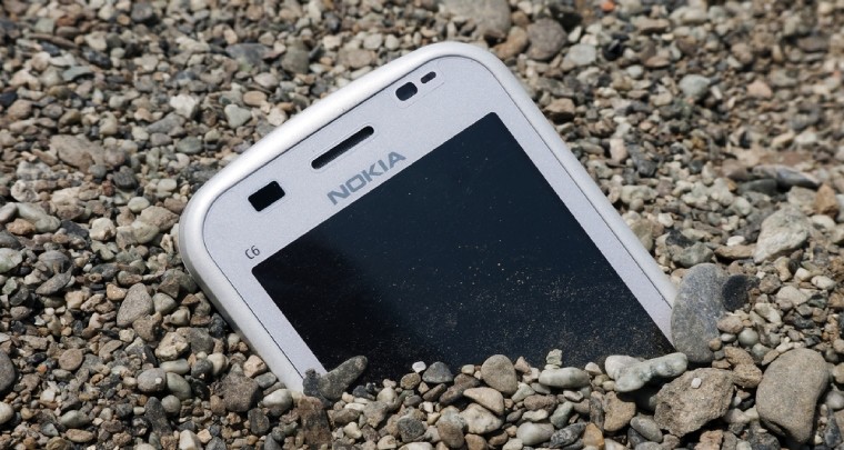 Nokia C6