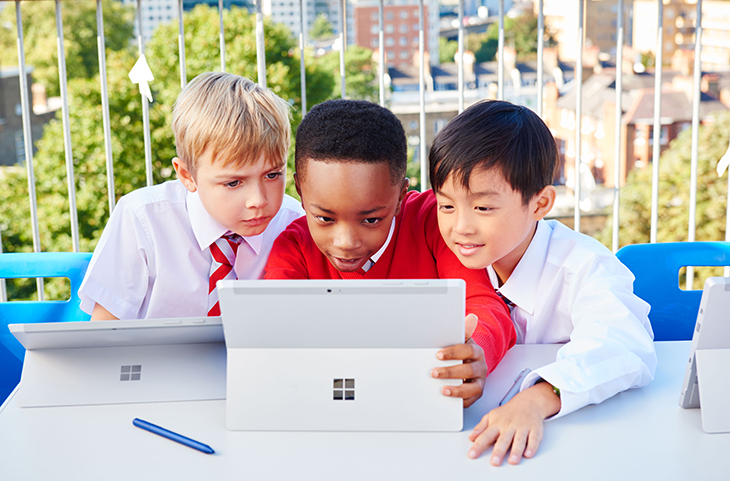 Dzieci też korzystają z Microsoft Surface