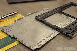 Zdjęcie metalowej obudowy Surface