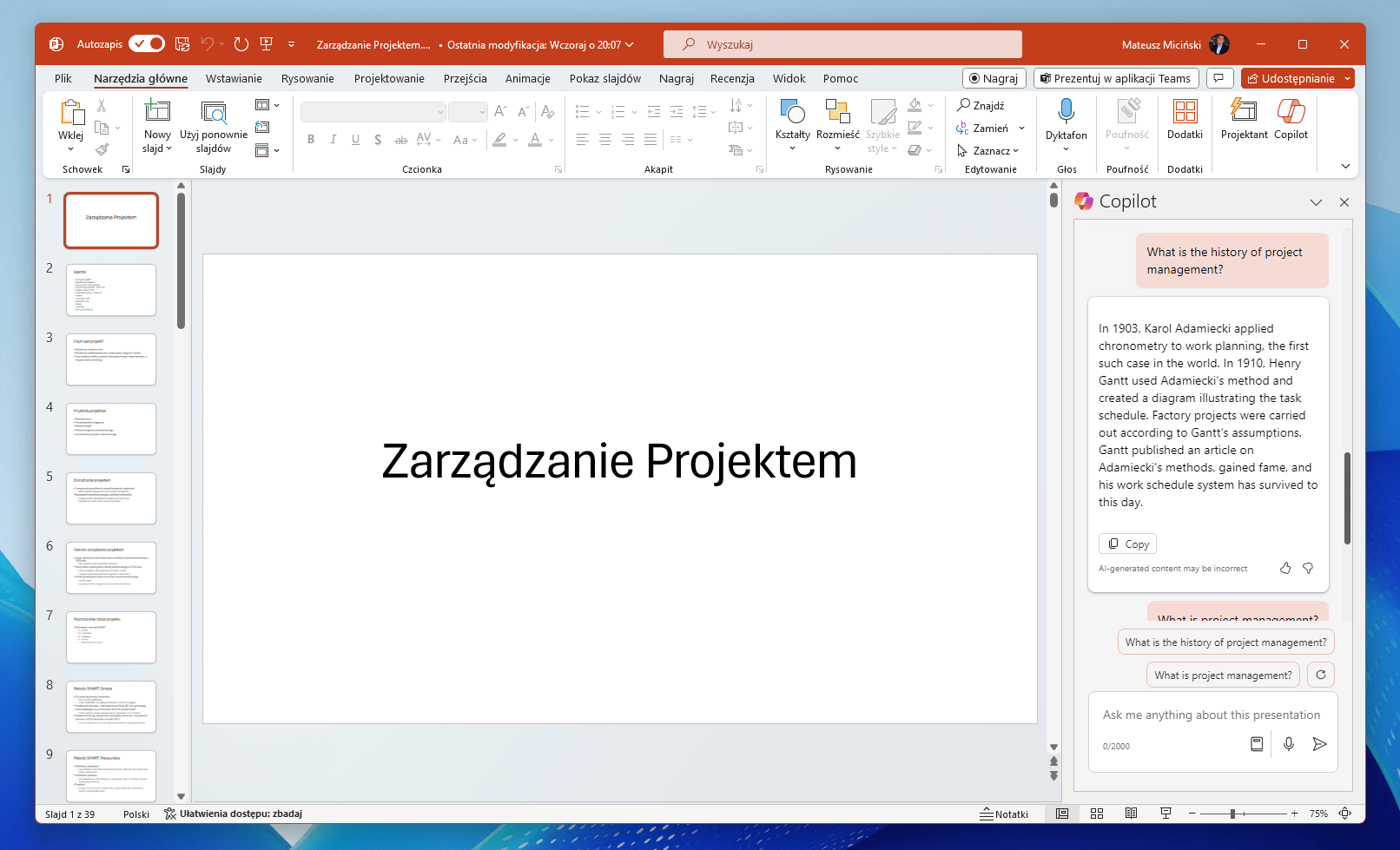 Jak działa Copilot w PowerPoint?
