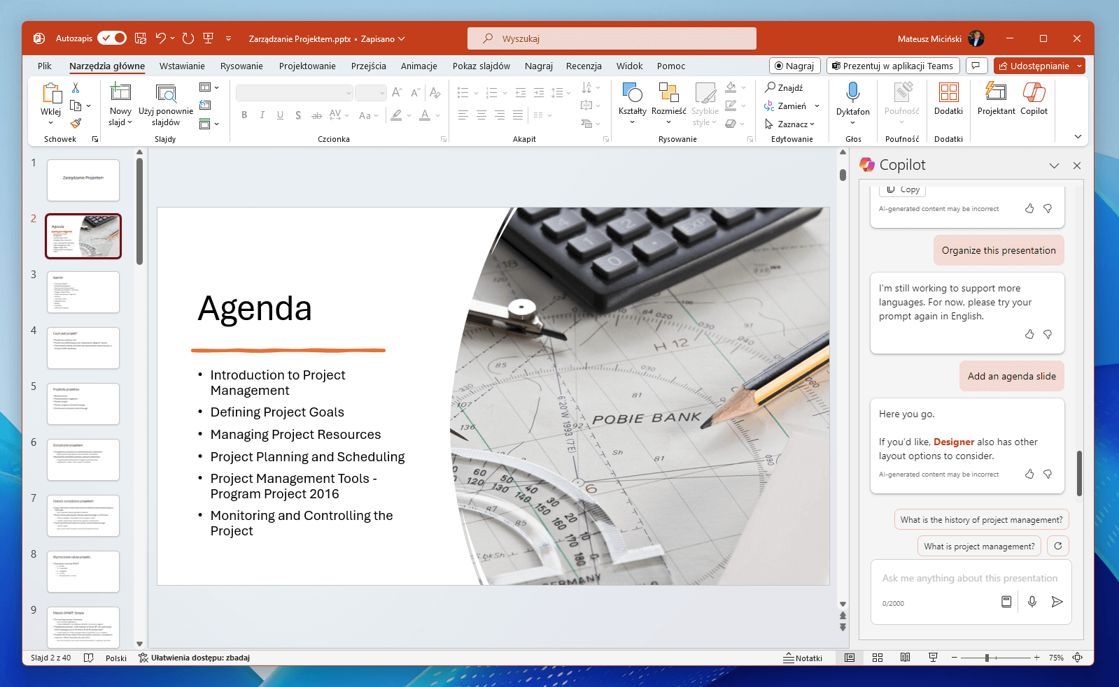 Jak działa Copilot w PowerPoint?