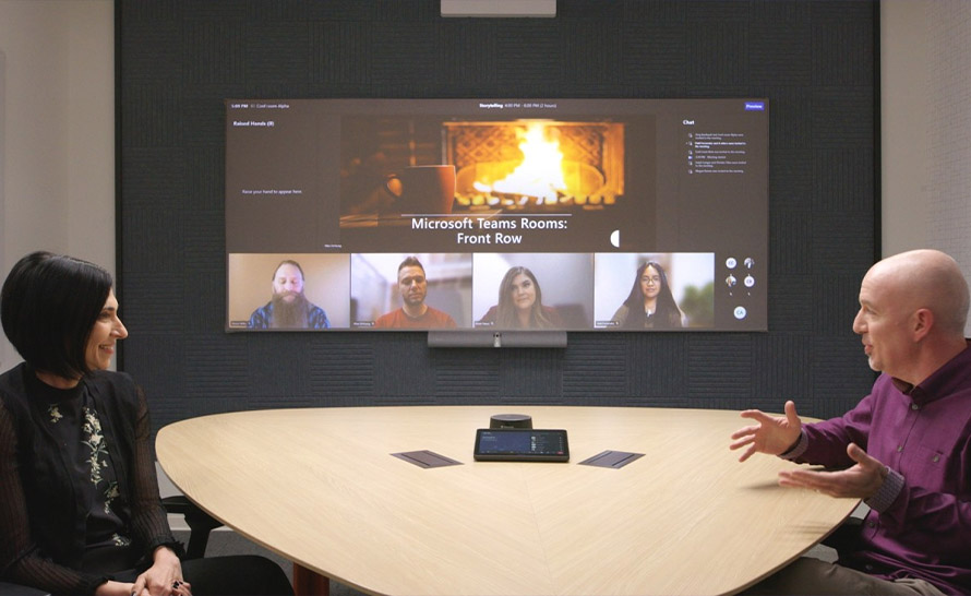 Microsoft Teams Rooms z widokiem osób "w pierwszym rzędzie"