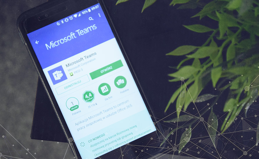 Funkcja generowania napisów w spotkaniach pojawiła się w Teams na Androidzie