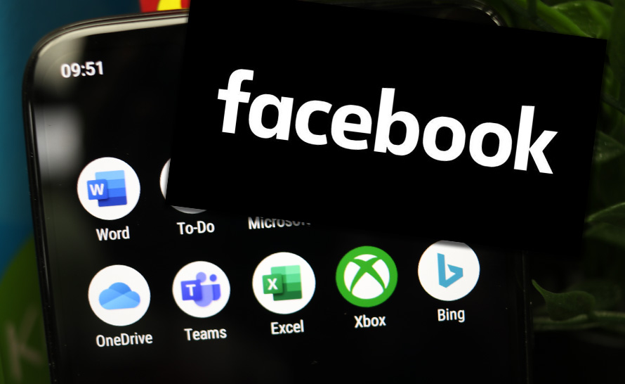Facebook pracuje nad ciemnym motywem aplikacji. Trzeba jednak wstrzymać ekscytację