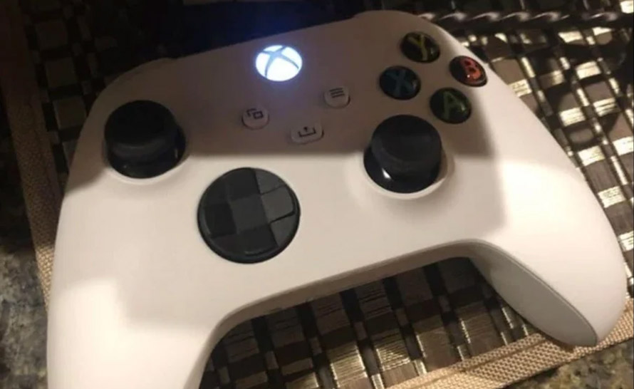 Wyciekło pierwsze zdjęcie białego kontrolera Xbox Series X